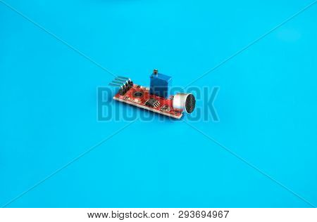 High Sensitivity Sound Microphone Sensor Detection Module For Arduino