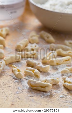 Домашнее cavatelli макароны.
