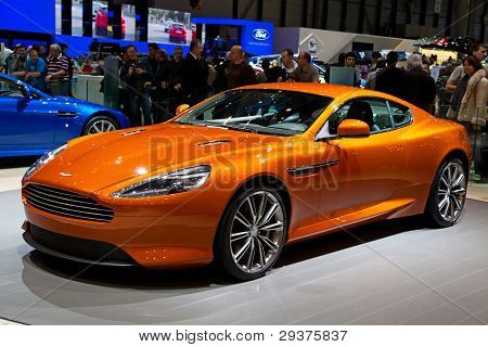 Ženeva - březen 8: The Aston Martin Virage na displeji na 81 International Motor Show Palexpo-Ge