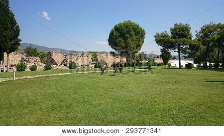 Ruins And Ruins Of The Ancient City, Hierapolis Near Pamukkale, Turkey.