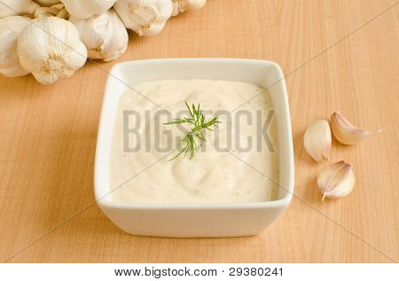 Salsa all'aglio (aioli)