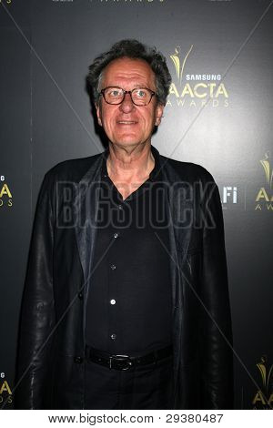 LOS ANGELES - JAN 27: Geoffrey Rush ankommer til den australske ACADEMY INTERNATIONAL AWARDS på Soho 