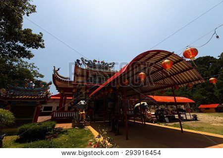 Ko Chang, Thailand - April 10, 2018: Chinese Buddist Temple In The North Area Of The Island - Hierog
