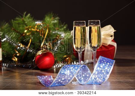 Bicchieri di champagne al party di Capodanno