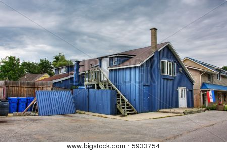 una casa blu