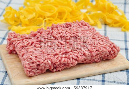 minced meat with fresh pasta
