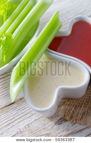 Celery Dippen