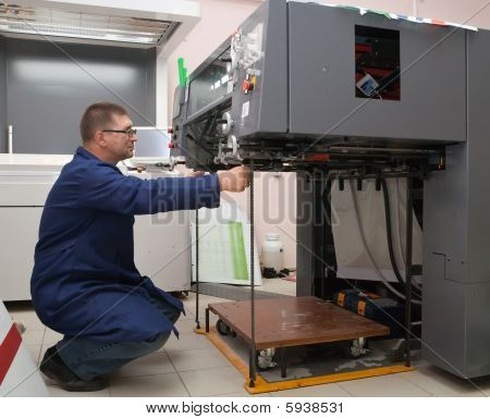 Impresora en la nueva máquina de impresión