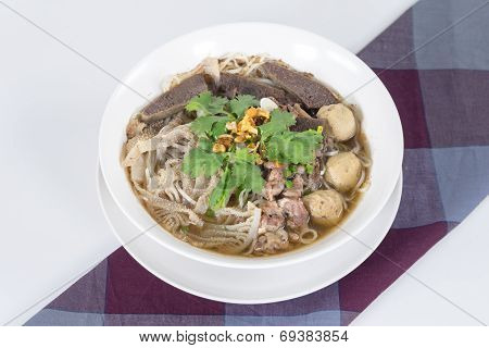 Combination Beef Noodle With Beef Ball, Beef Tripe, Beef Liver