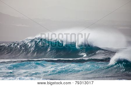 Ocean Waves Breaking