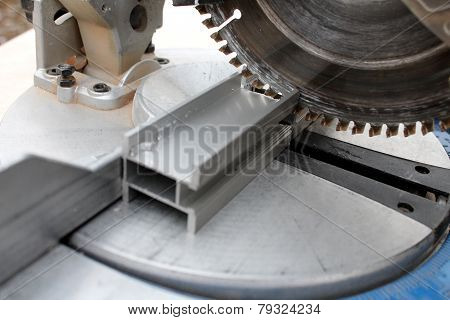electric saw