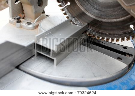 electric saw
