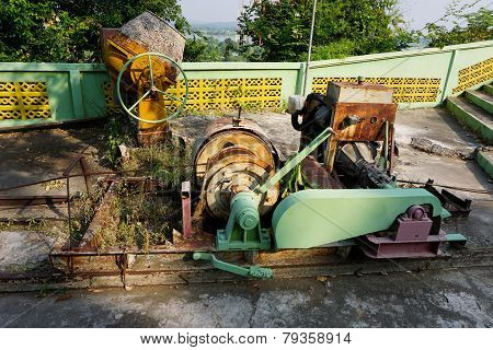 Old Pully Machine