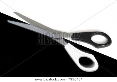 Schere in schwarz und weiß