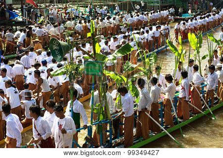 Traffic Jam In Phaung Daw Oo Pagoda Festival,Myanmar.