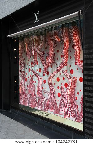 Louis Vuitton, Spain