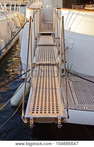 Yacht Extended Telescopic Gangway