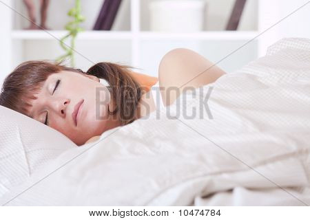 ผู้หญิงนอน