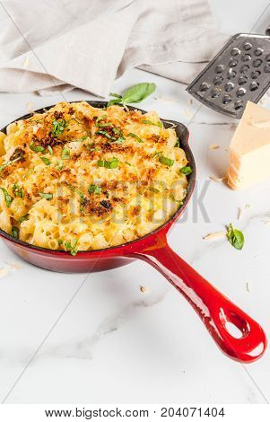 Mac And Cheese With Crunchy Topping