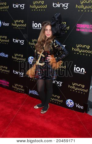 LOS ANGELES - 20 de maio: Cecilia Cassini chegando ao Young Hollywood Awards 2011 no Club Nokia em 