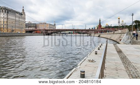 Moskva River And Moskvoretskaya Embankment