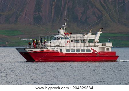Whale Watching Safari Boats Kunsull And Holmasol