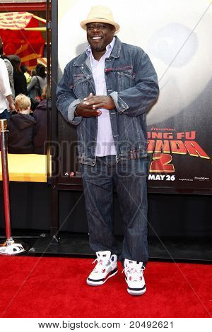 LOS ANGELES - 22. května: Cedric Entertainer dospět 
