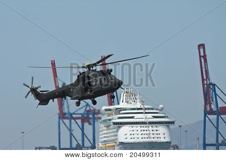 Wojskowy helikopter