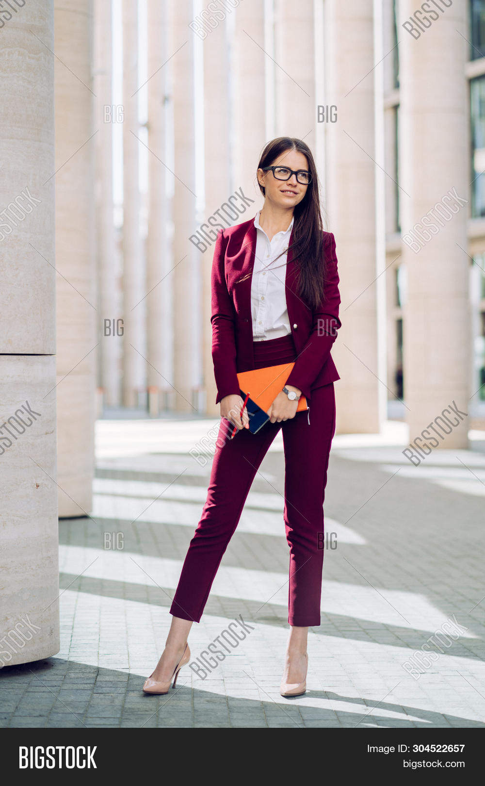 Stylish Brunette Image \u0026 Photo (Free 