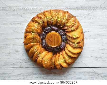 Qatayef, Arabic Sweets For Ramadan. Fried Qatayef.