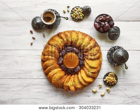 Qatayef, Arabic Sweets For Ramadan. Fried Qatayef.