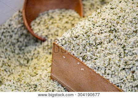 Hemp Seeds, A Super Food For Health That Contains A Lot Of Nutritions And Very Famous Among Paleo An