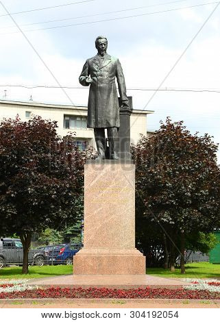 A Monument To Russian Scientist A. Popov, Kamennoostrovsky Prospect, Saint-petersburg, Russia July 2