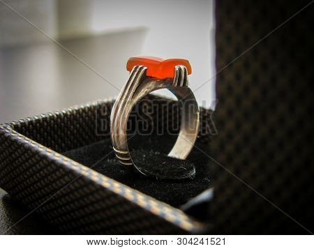 Yemeni Red Aqeeq Agate Stone. Yemeni Agate Red Ring. Ring In Aqeeq Stone