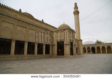 Juma Mosque The View Of The Antique Buildings