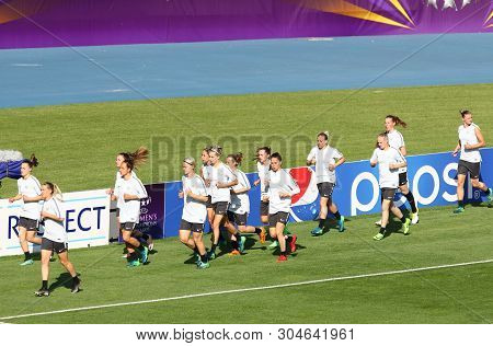 Kyiv, Ukraine - May 23, 2018: Vfl Wolfsburg Players Run On The Pitch During Training Session Before 