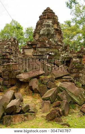 Siem Reap, Cambodia - August 09, 2008: Ruins Of The Krol Ko Temple In Siem Reap, Cambodia. Temple Wa
