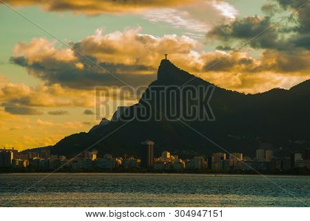 Rio De Janeiro, Brazil: The Famous Rio De Janeiro Landmark - Christ The Redeemer Statue On Corcovado
