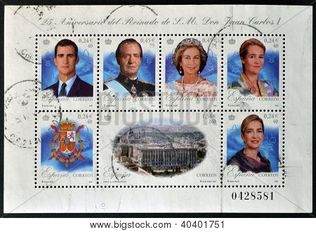 SPAIN - CIRCA 2001: Collection stamps shows royal family circa 2001