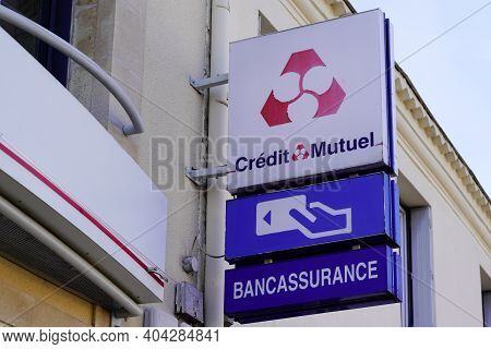 Bordeaux , Aquitaine  France - 01 18 2021 : Credit Mutuel French Bank Insurance Logo Brand And Sign 