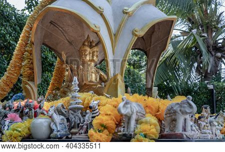 The Thao Maha Phrom Shrineis A Shrine Which Houses A Statue Of Phra Phrom (four Faced God). The Thai