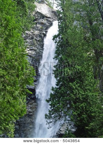 Водопады в Stehekin, штат Вашингтон