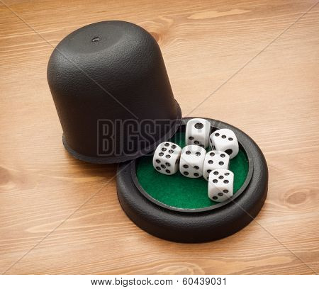 Dices With Cup