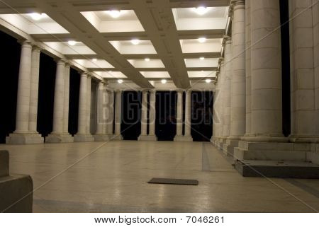 Pavillon im Park in der Nacht