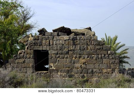 Umm El Kanatir Site, Israel