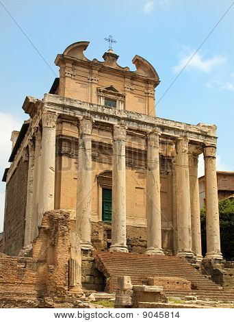 Templo de Faustina