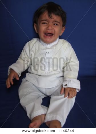 Bambino piangere