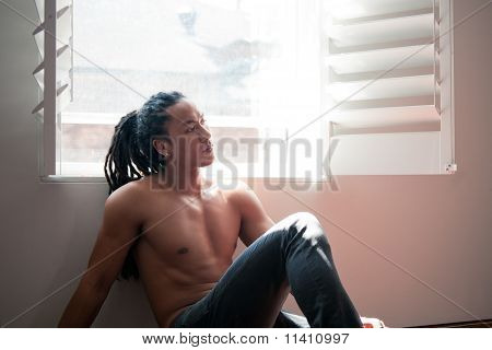 Séduisante jeune homme
