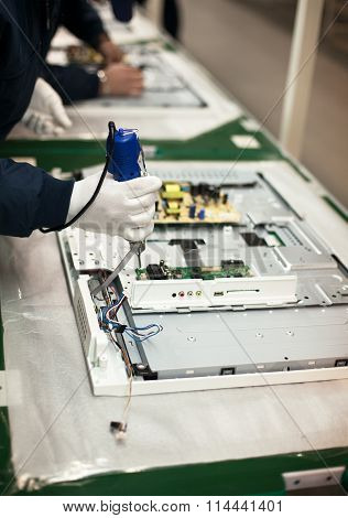 Electronic industry assembly line