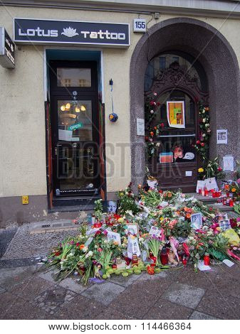 Flowers in front of David Bowies former house in Berlin, Germany